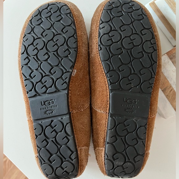UGGs boys slippers sz 3 VGUC suede moccasin shearling lined rubber sole UK 2 - Picture 8 of 8
